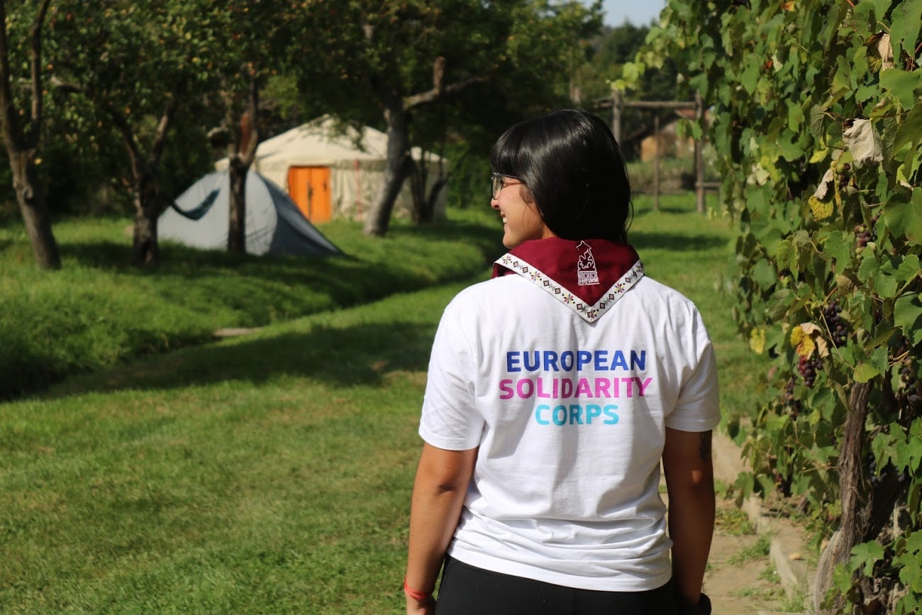 International, pige, tørklæde